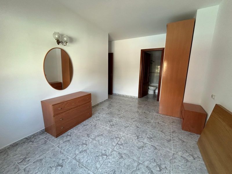 Уникальная возможность в районе Фенальс! Просторная квартира в нескольких шагах от моря