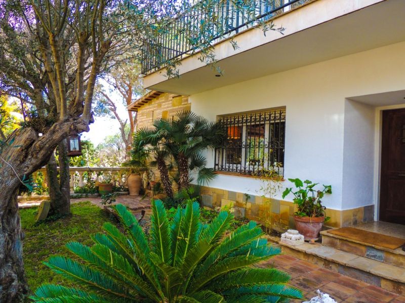 Вилла 254 м² с туристической лицензией в La Montgoda, Lloret de Mar