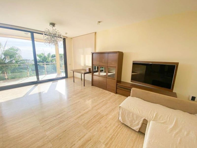 Элегантная вилла с видом на море.