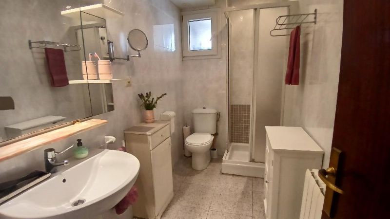Продается квартира 94 м² возле пляжа, центр Бланеса