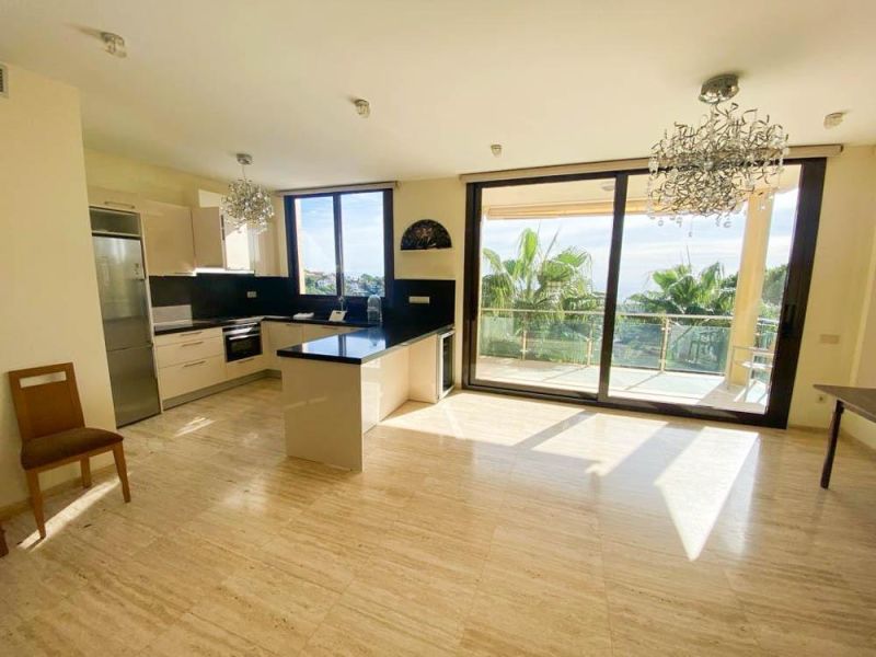 Элегантная вилла с видом на море.