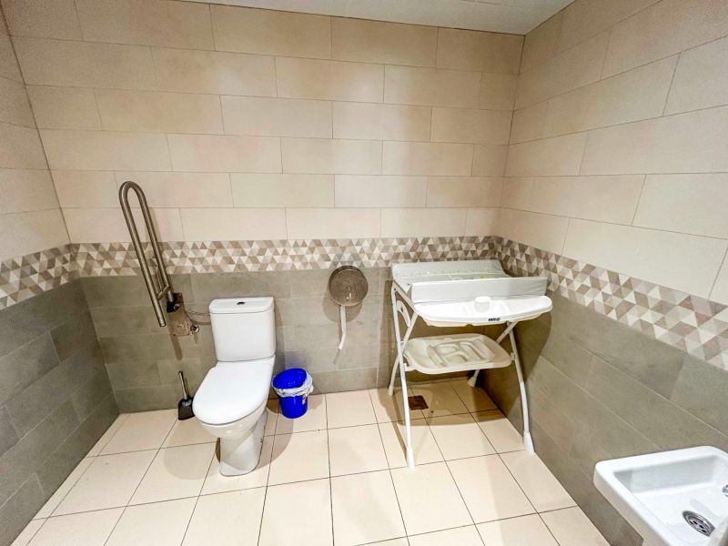 Уютный ресторан, расположенный в престижном районе города.