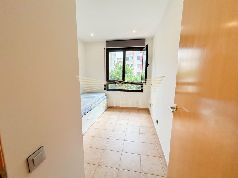 Отличная отремонтированная квартира в  районе Фенальс