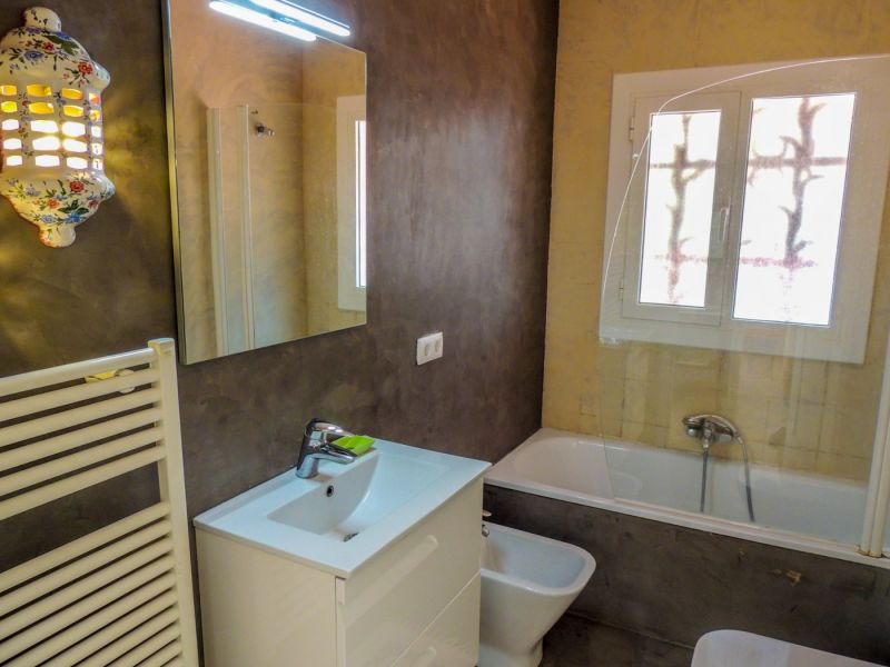 Вилла 254 м² с туристической лицензией в La Montgoda, Lloret de Mar