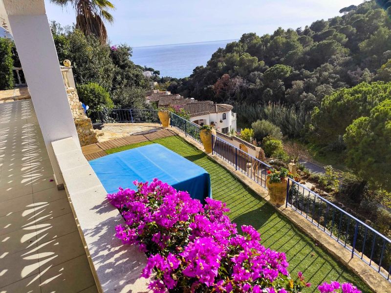 Вилла с видом на море в частном секторе Santa Maria de Llorell.