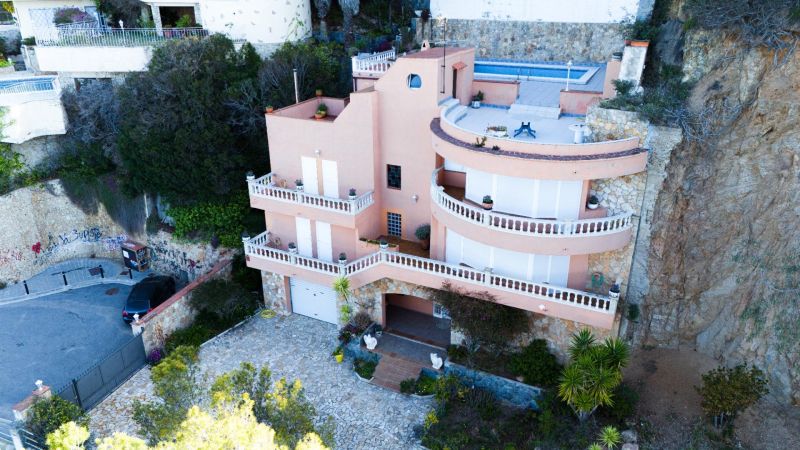 Продается вилла 420 м² с потрясающим видом на море, участок 902 м² в Льорет-де-Мар