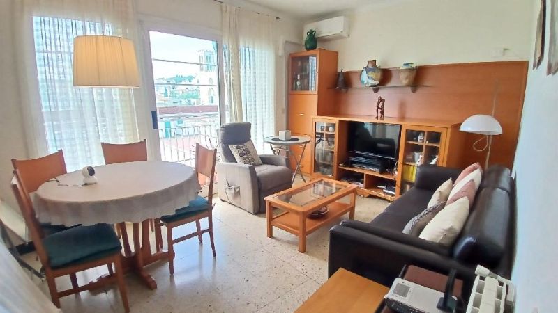 Продается квартира 94 м² возле пляжа, центр Бланеса