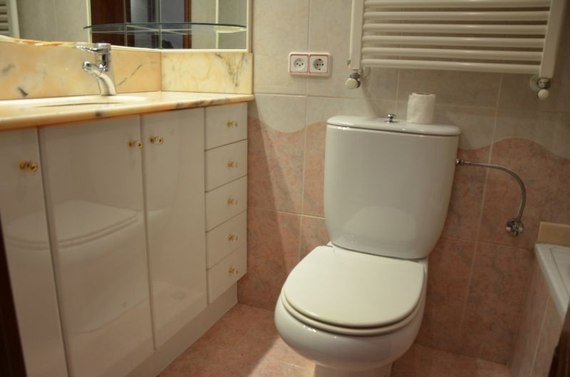 Продажа четырехкомнатных апартаментов с турристической лицензией в 200 метрах от пляжа.