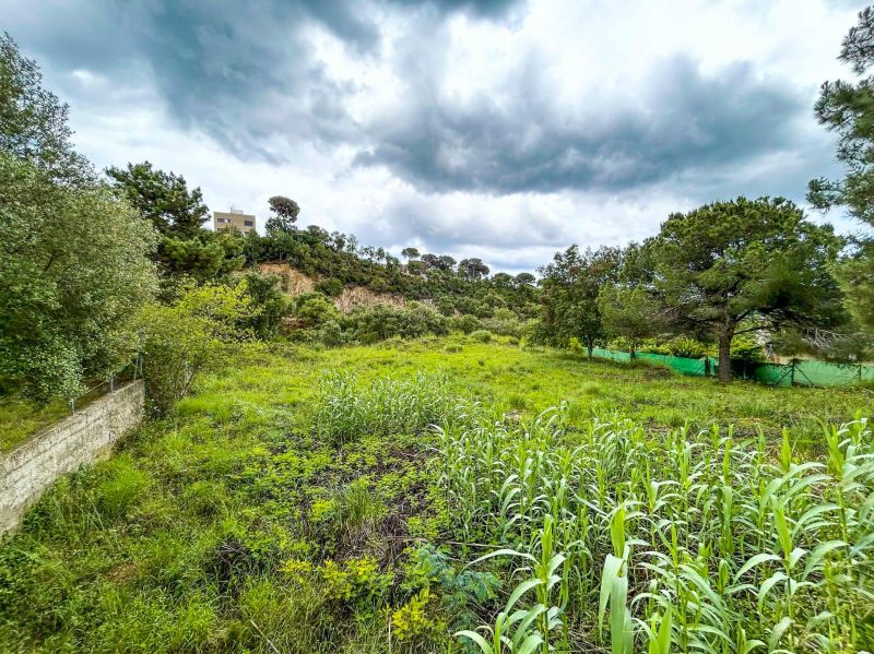 Продается участок 930 м² в урбанизации Pinares, Льорет-де-Мар