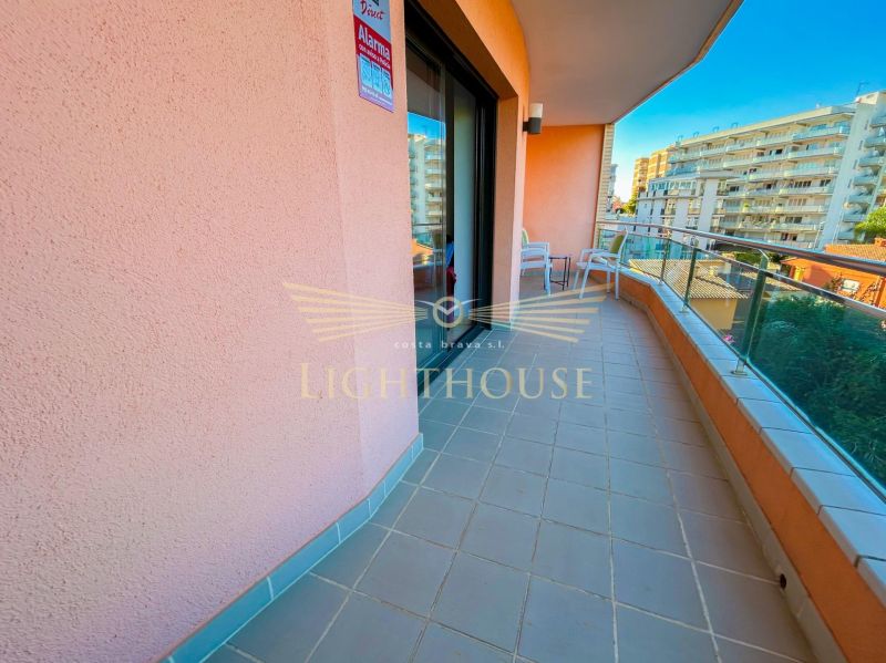 Квартира 57 м² с туристической лицензией в центре Льорет-де-Мар