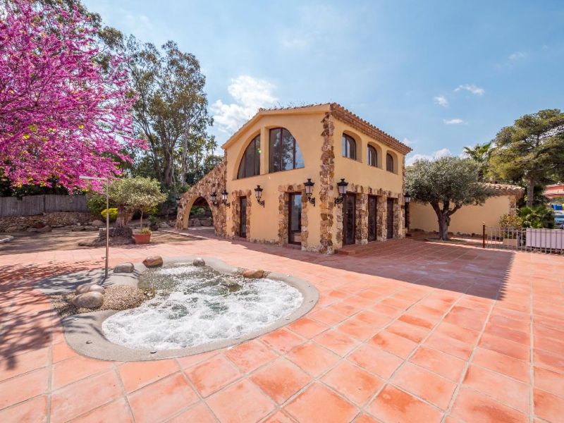 Продается дом 400 м² с видом на море в Cala Sant Francesc, Blanes