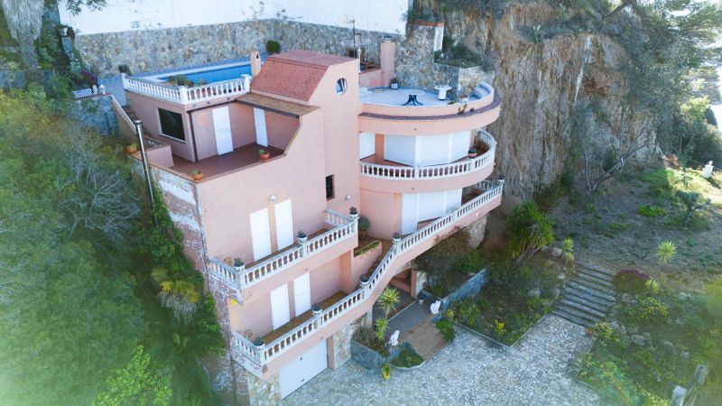 Продается вилла 420 м² с потрясающим видом на море, участок 902 м² в Льорет-де-Мар