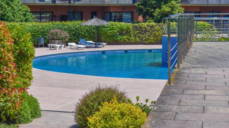 Эксклюзивная квартира с большим частным садом всего в 100 метрах от бухты Кала Са Боаделья