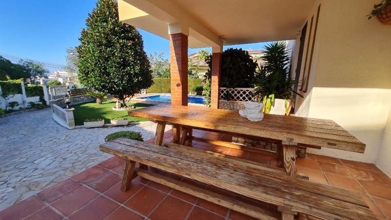 Продается дом 220 м² на 2 этажа в урбанизации Roca Grossa, Льорет-де-Мар