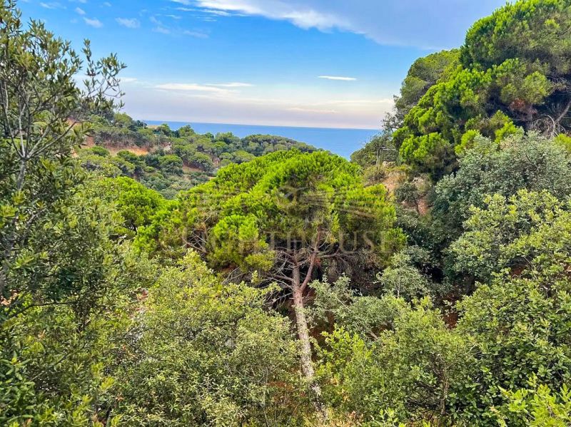 Участок под застройку с видом на море, с утверждённым разрешением на строительство и проектом!