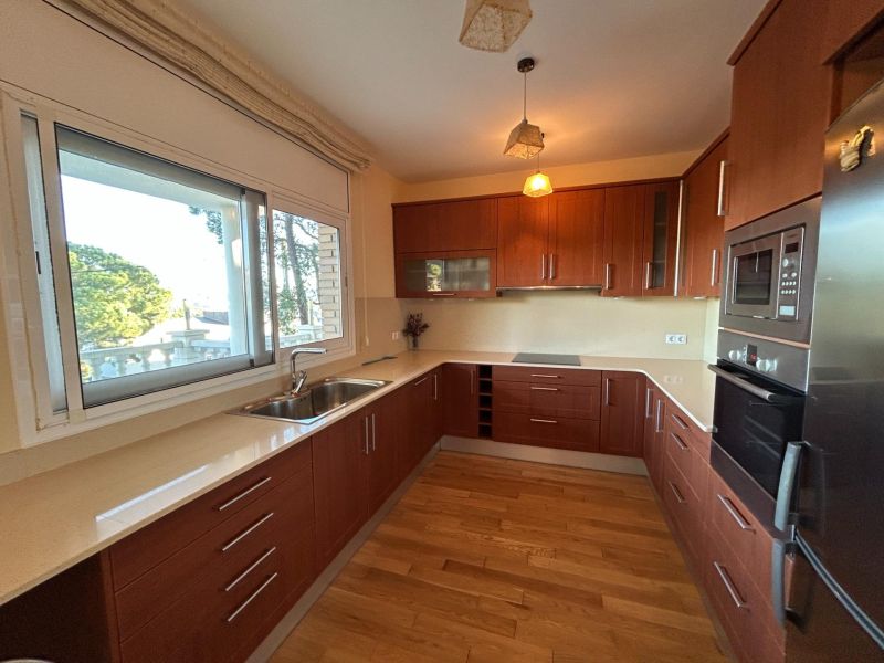 Просторный дом с великолепным видом на горы