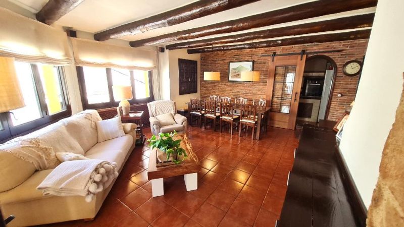 Продается 3к дуплекс 120 м² с террасой, садом и камином в Бланес