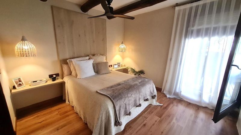 Продается 3к дуплекс 120 м² с террасой, садом и камином в Бланес